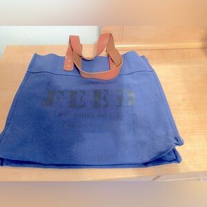 Feed Market Tote